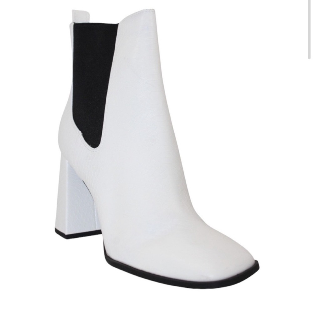 Sam Edelman Booties Chelsea Croc Embossed Flared Heel Square Toe White Size 8.5